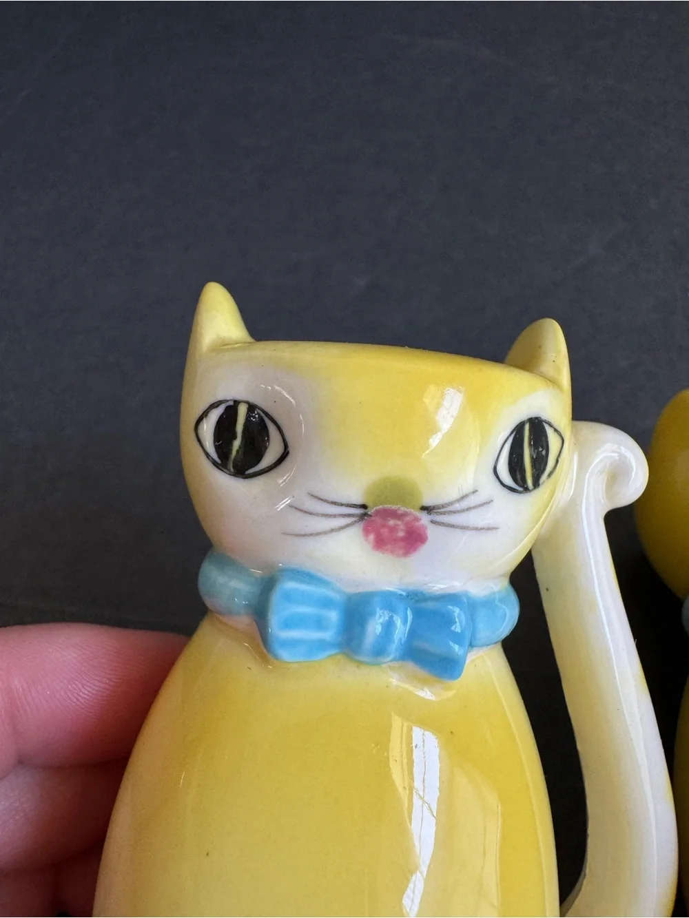 Lipper & Mann Yellow Cat Salt Pepper Shakers Anthropomorphic Vintage 50s Kitten